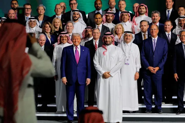 Arab states urge US not to stop short in war on Iran