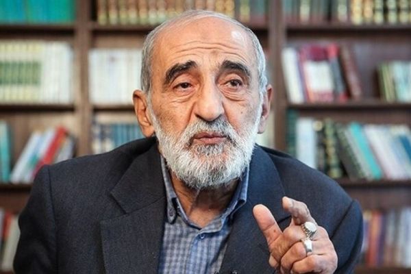 ممثل خامنئي: الانسحاب من "الانتشار النووي" ضمان إيران الوحيد إذا تخلت واشنطن عن الاتفاق