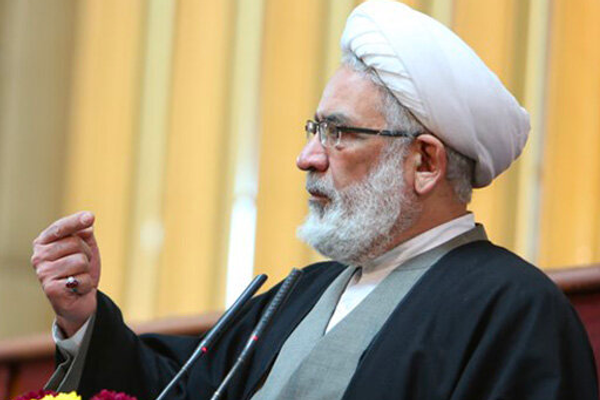 As Ramadan Starts, Iran Prosecutor Wants Action Over Fast Breakers In Cars
