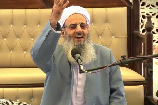 إمام السنة في إيران: قتل الأطفال في المظاهرات على يد قوات الأمن مؤلم للغاية