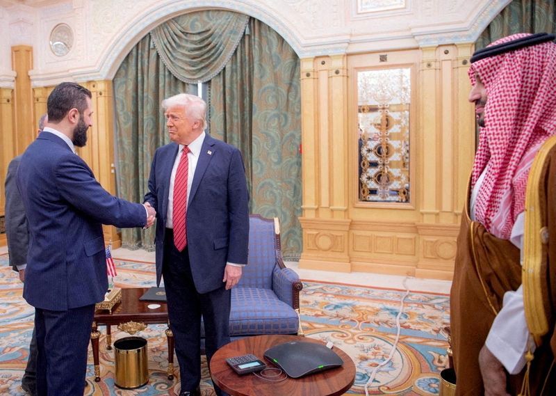 تصویری آرشیوی از ملاقات احمد الشرع با دونالد ترامپ