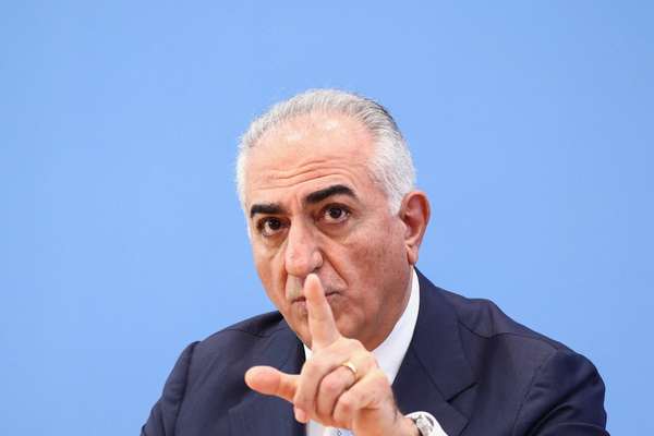 شاهزاده رضا پهلوی: جمهوری اسلامی حسام علاءالدین را بهدلیل استفاده از استارلینک کشت