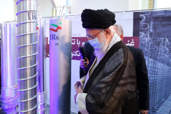 الخارجية الإيرانية: مستعدون لتخفيض مستوى تخصيب اليورانيوم.. والأوروبيون ينفذون أوامر ترامب