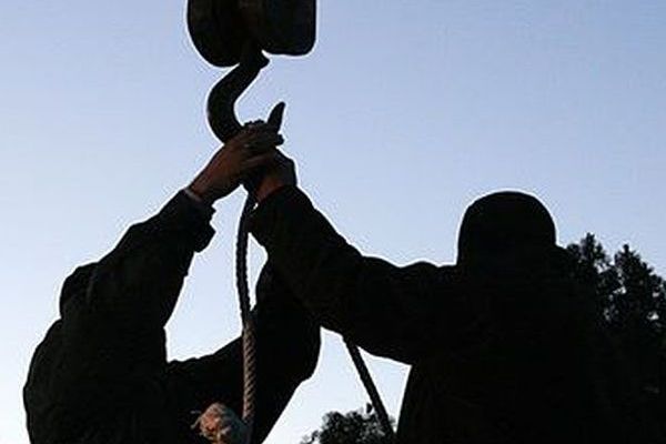 السلطات الإيرانية تعدم 5 سجناء في مدينة مرند بتهمة "الاغتصاب"