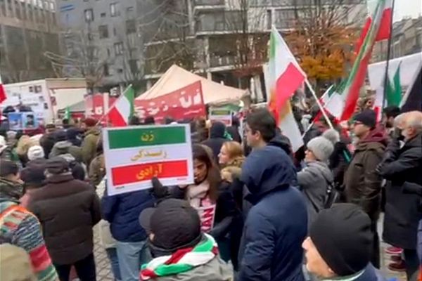 مظاهرات في عشرات المدن حول العالم تضامنا مع الانتفاضة الشعبية في إيران