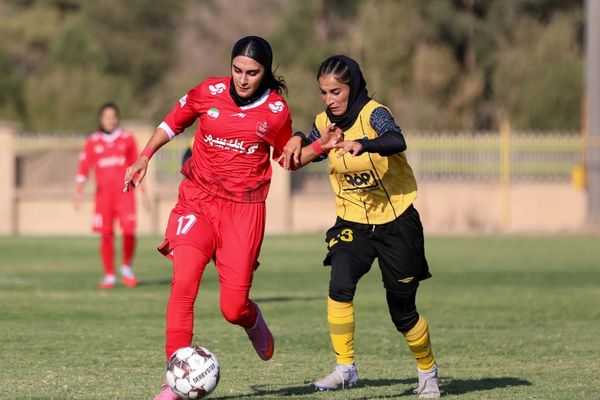 سپاهان ۲-۰ پرسپولیس؛ برتری سپاهان در الکلاسیکو زنان ایران در غیاب خبرنگاران و عکاسان مرد