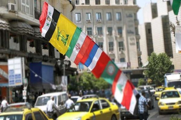 صحيفة إسرائيلية: تغيير ديموغرافي بسوريا ضد السنة.. لصالح إيران وحزب الله