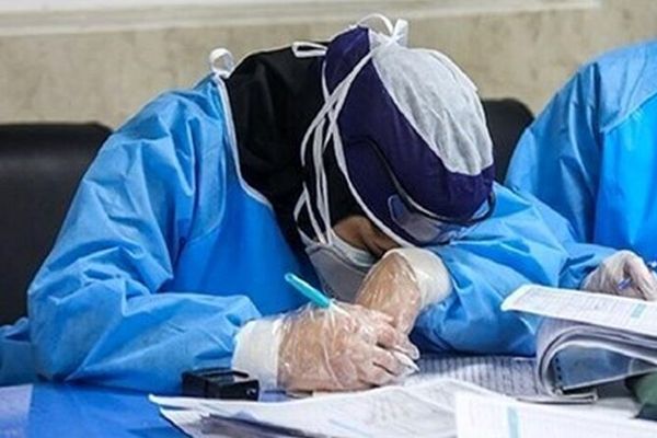 رئيس منظمة التمريض في إيران: العجز بنحو 100 ألف ممرّض يعرقل عمل المستشفيات