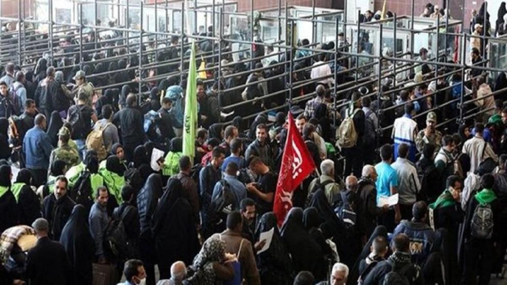 Iranian pilgrims waiting at Mehran border to enter Iraq