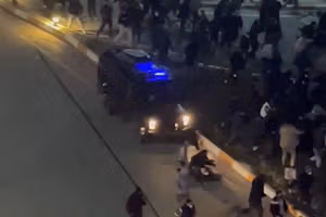 در سرکوب وحشیانه مردم، خودرو زرهی معترضان را در اردبیل زیر گرفت