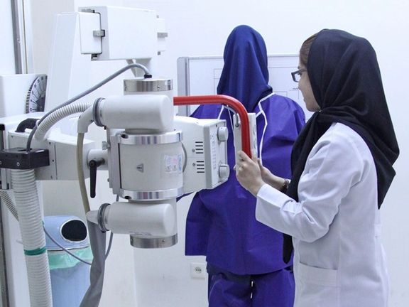 مقام وزارت بهداشت: برای انطباق امور پزشکی با موازین اسلام، لباسهای مخصوص طراحی کردیم