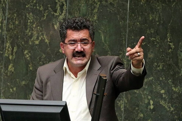 برلماني إيراني: بعض الموردين "يتعاونون مع العدو" ويرفعون أسعار السلع لتأجيج السخط الشعبي