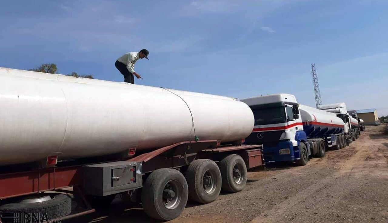 ۱۵ نفر به اتهام «قاچاق سوخت» به بیش از ۲۰۰ سال حبس  محکوم شدند