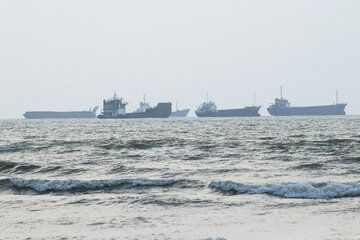 Iran says oil beating blockade as US boasts Hormuz grip