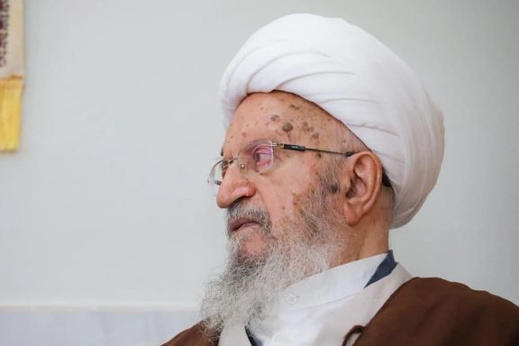 مرجع ديني إيراني: الحجاب أصبح قضية سياسية ويجب التعامل معها بشكل مدروس