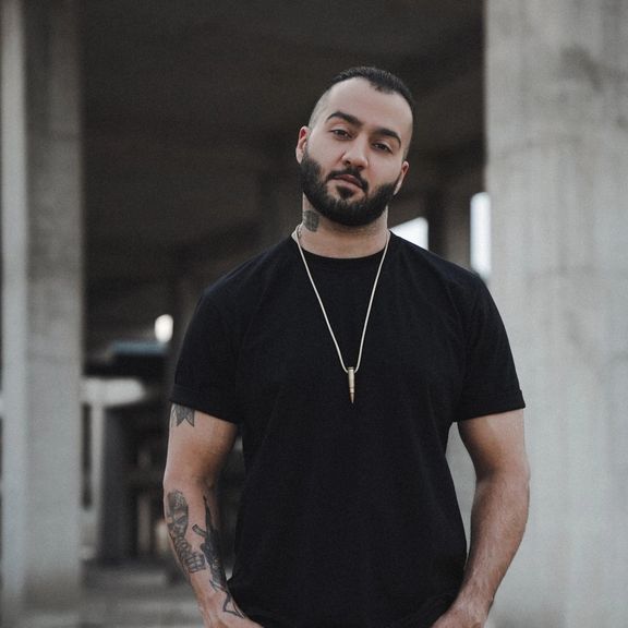 شاهزاده رضا پهلوی: جامعه جهانی برای لغو فوری حکم اعدام توماج صالحی تلاش کند