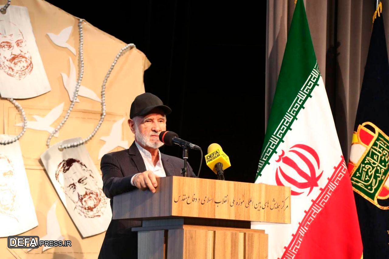 معاون قرارگاه مرکزی خاتم‌الانبیا: حضور ناوهای آمریکا در منطقه تبلیغاتی است