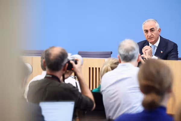 شاهزاده رضا پهلوی: اگر جمهوری اسلامی بر سر کار بماند، جنگهای بیشتر اجتنابناپذیر است