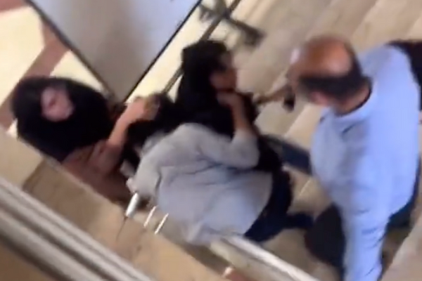 طلاب "العلامة الطباطبائي" الإيرانية: الأمن يمارس قمعا واسعا والجامعة أصبحت "قاعدة أمنية"