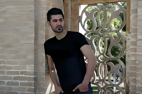 دیار پورچهریق ۳۲ ساله، جوان نانآور خانواده با تاکسی، با شلیک ماموران کشته شد