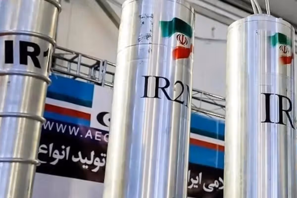 وزیر خارجه جمهوری اسلامی: اورانیوم غنیشده از ایران خارج نمیشود