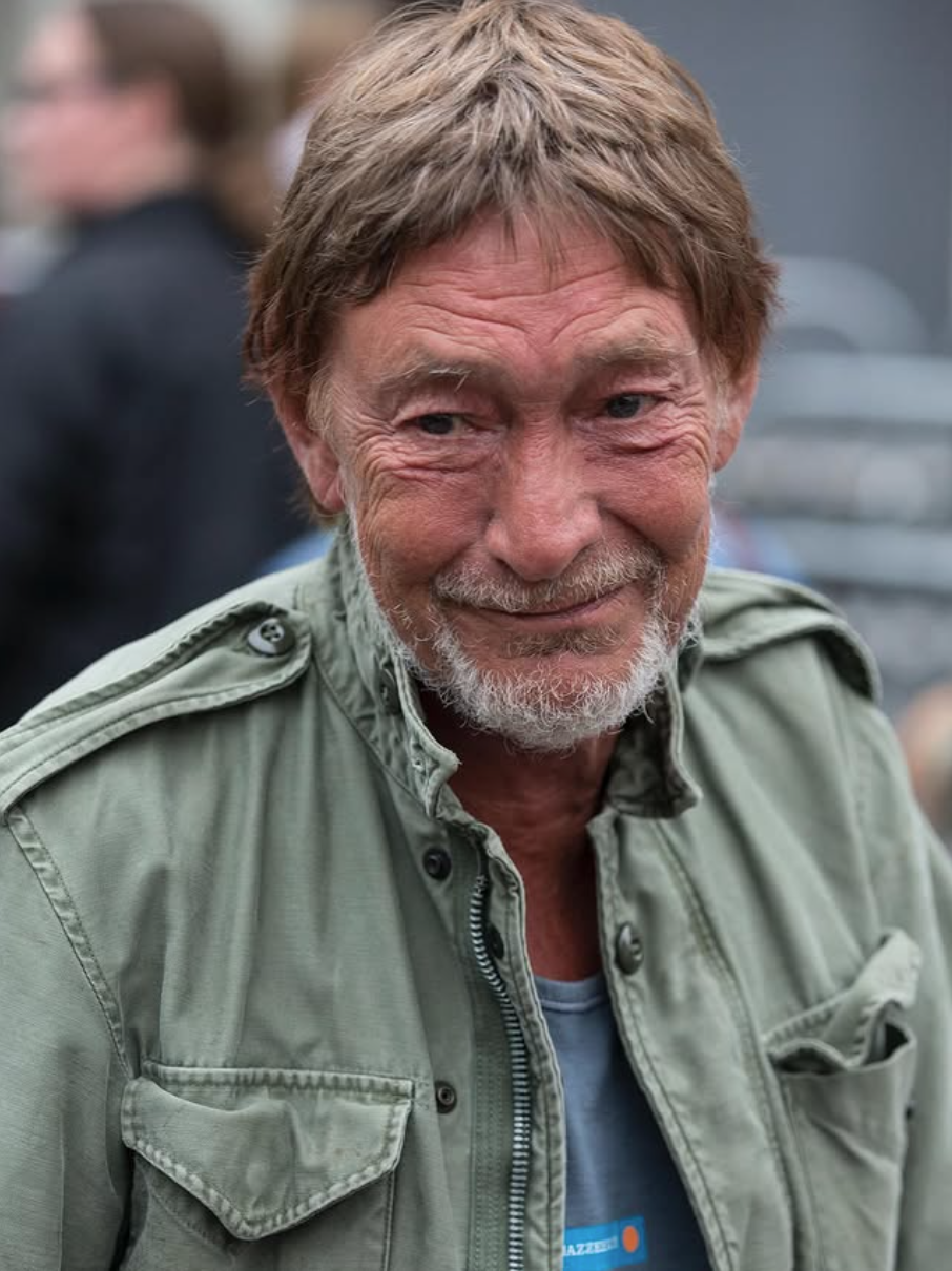 کریس ریا، خواننده و ترانه‌سرای بریتانیایی، در ۷۴ سالگی درگذشت