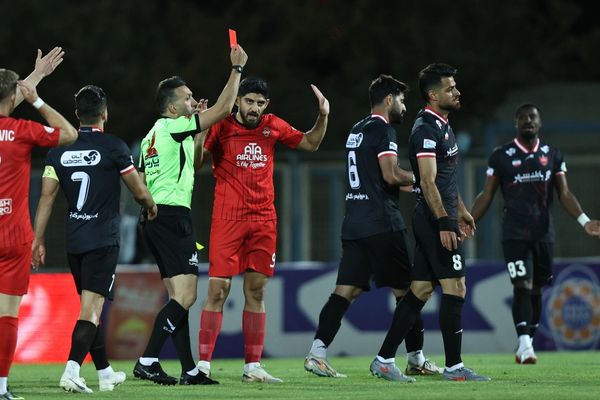 پورعلیگنجی به هواداران: اخراج برابر تراکتور از عشق و تعصب به پرسپولیس بود، عذر میخواهم