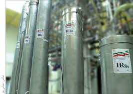 هفته‌نامه جوییش‌کرونیکل: جهان با دو گزینه روبه‌روست، یا ایران با سلاح اتمی یا اقدام نظامی