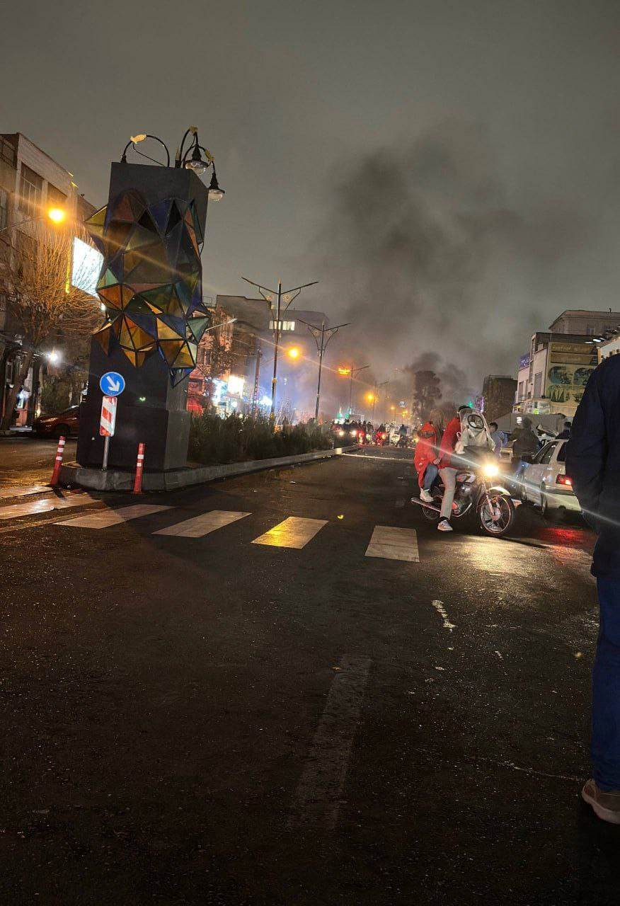 اعتراضات سراسری در ایران؛ ایران‌اینترنشنال هویت ۱۶ جان‌باخته را شناسایی کرده است