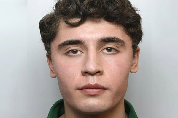 لندن تلاحق شخصا ساعد جاسوسا لإيران على الهروب من السجن