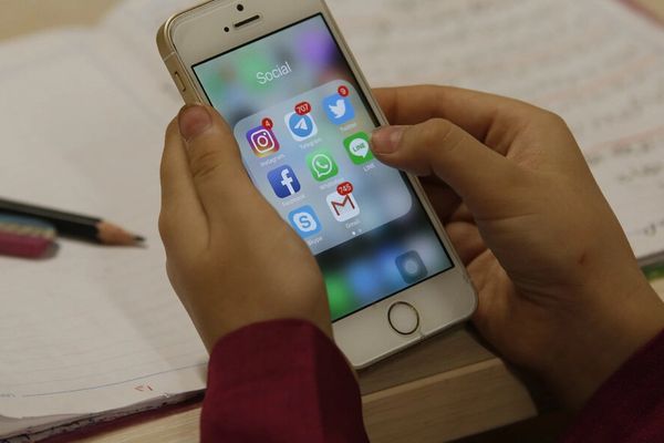 برلماني إيراني يدعو للانتفاع بتجربة الصين في إنشاء شبكة إنترنت وطنية
