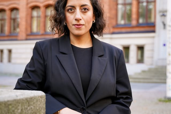 وزيرة التعليم السويدية عن احتجاجات إيران: هؤلاء "الملالي" سيسقطون