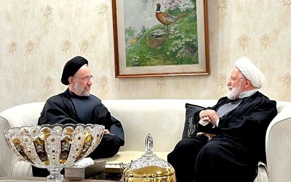 محمد خاتمی، با لغو حصر خانگی مهدی کروبی، به دیدار او رفت