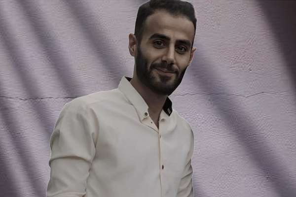 دفن سجين سياسي إيراني وسط تشديد أمني بعد وفاته في ظروف غامضة عقب اعتقاله بأسبوع