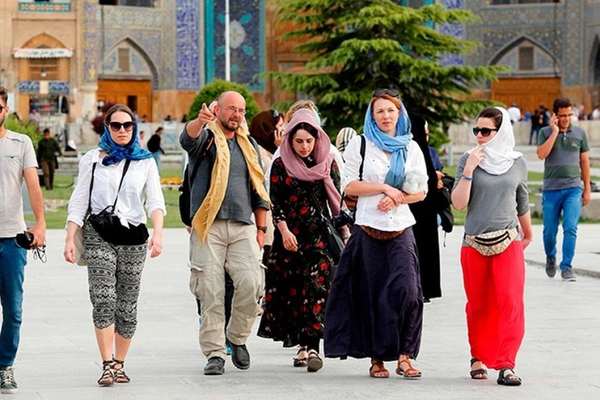 تقرير رسمي: إيران "غير آمنة" للسياح وجاءت في المرتبة 73 بمؤشر تنمية السياحة