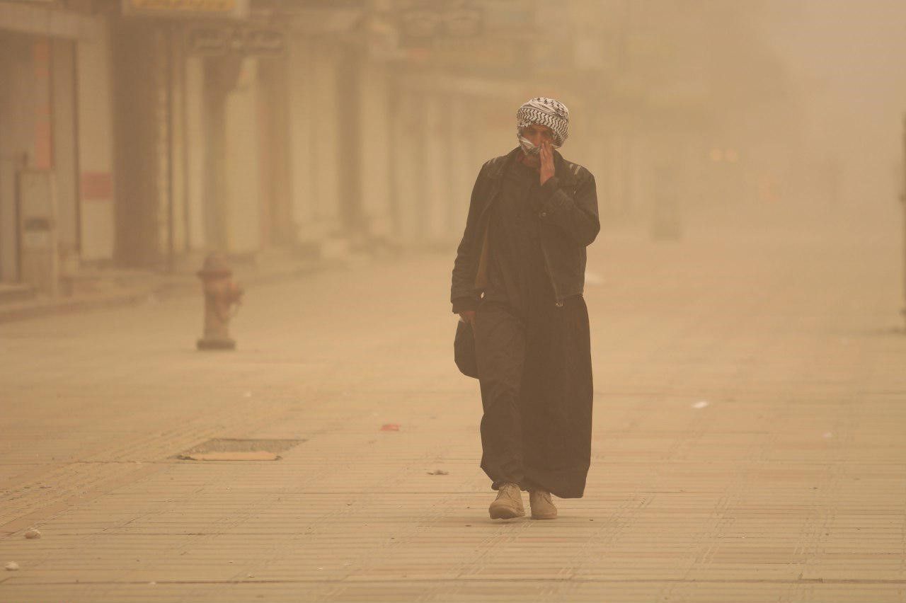 Toxic air tightens grip on Iran, triggering widespread alerts