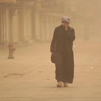 Toxic air tightens grip on Iran, triggering widespread alerts