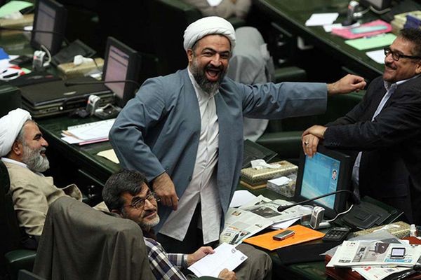 برلماني إيراني: الاتفاق الجديد مع الوكالة الدولية للطاقة الذرية لا يمنع تفعيل آلية الزناد