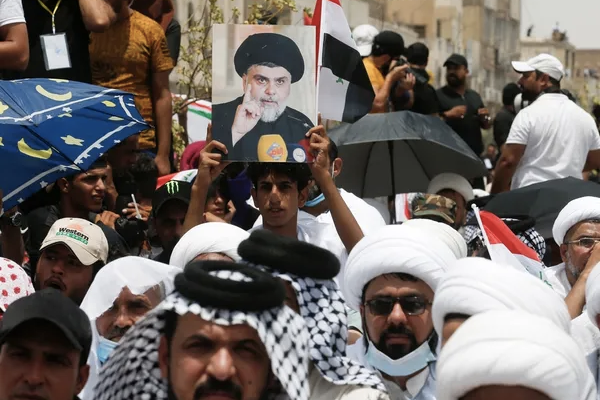 رغم الهدوء الحذر.. تواصل الخلافات بين التيار الصدري وأنصار النظام الإيراني في العراق