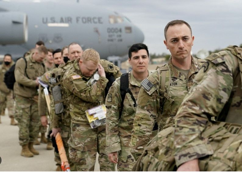 وال‌استریت ژورنال: پنتاگون در حال بررسی اعزام ۱۰ هزار نیروی زمینی اضافی به خاورمیانه است