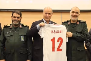 کانادا مهدی تاج، فرمانده پیشین سپاه، را پس از ورود به ونکوور، به ایران بازگرداند