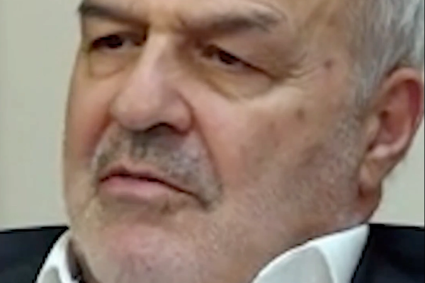 مسؤول إيراني سابق: الأداء الاقتصادي للحكومة "لا يُبشّر بالخير"