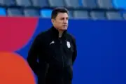 رد ادعای قرارداد ۹۰ میلیاردی قلعهنویی؛ فدراسیون فوتبال: سرمربی تیم ملی سفید امضا کرده است