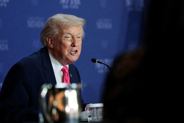 ترامب: سنتسلم اليورانيوم الإيراني كاملاً دون أي مقابل مالي.. ومضيق هرمز لن يُغلق مجددًا