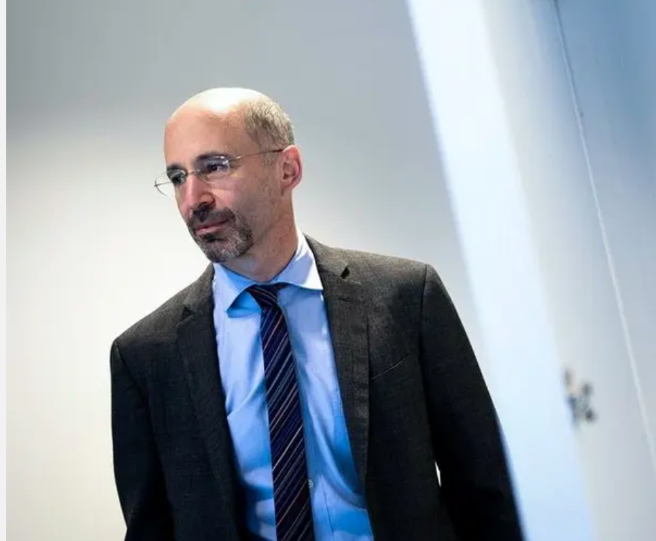 مسؤول مطلع لـ"إيران إنترناشيونال": تهميش روبرت مالي "كذبة"