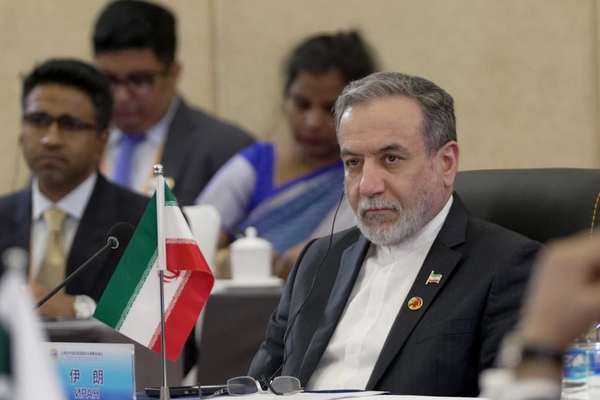 وزير الخارجية الإيراني: لا أعلم مصير اليورانيوم المُخصب.. ولا اتفاق مع شرط "التخصيب صفر"