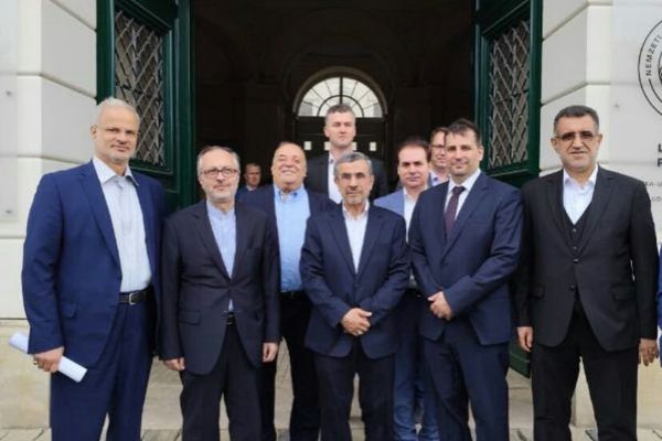 Outcry as Hungarian University Invites Iran’s Former President to Speak