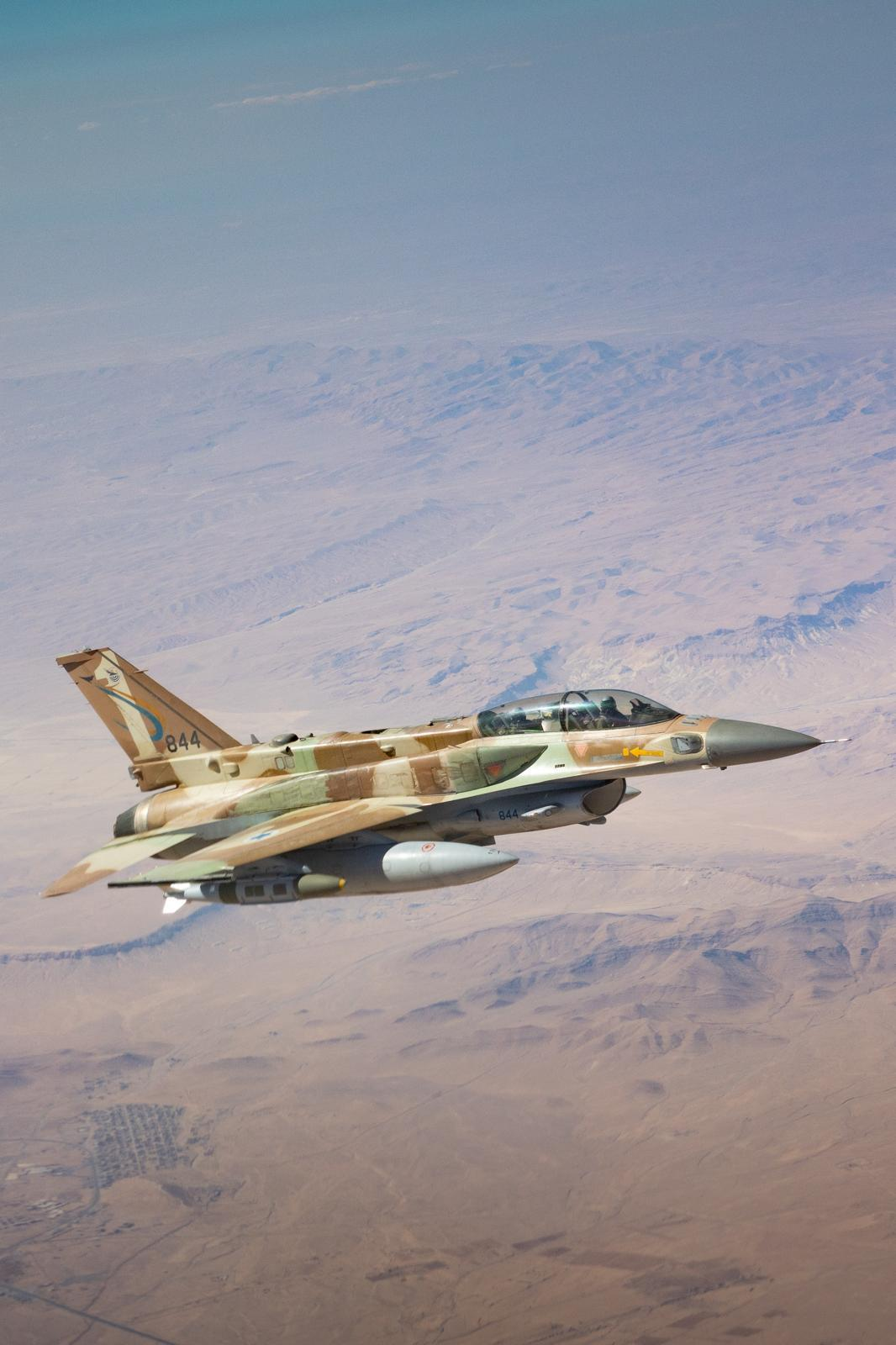 ارتش اسرائیل: طی شبانه‌روز گذشته بیش از ۷۰ حمله در غرب و مرکز ایران انجام دادیم