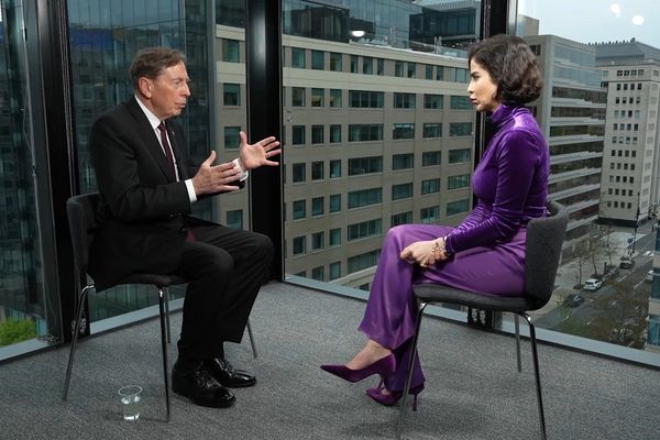 بترايوس: الهجوم على إيران سيشمل المنشآت النووية والدفاعات الجوية والقواعد الصاروخ