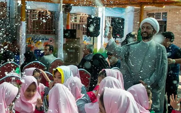 دبیر ستاد همکاری حوزه علمیه و آموزش و پرورش گفت دانشآموزان روحیه امید را تقویت کنند